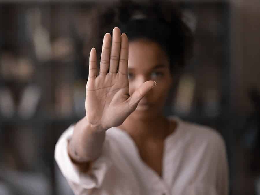 O que é um processo por injúria racial